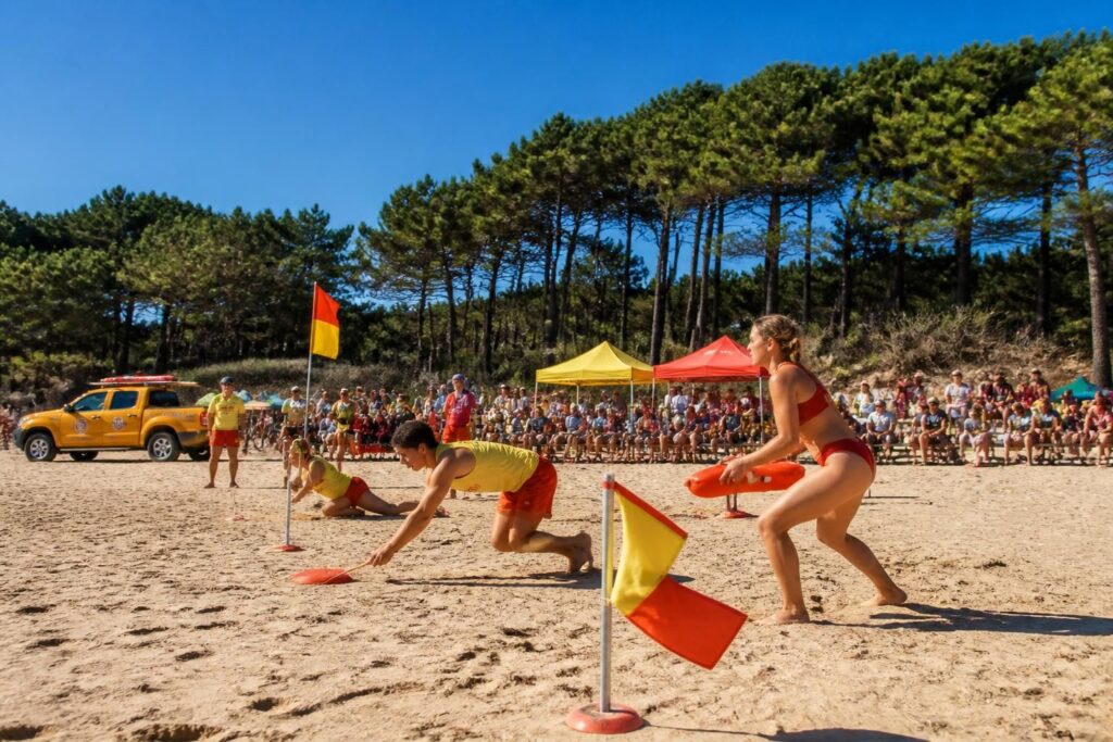 découvrez la plus grande compétition européenne de sauvetage côtier qui fait escale dans les landes, un événement incontournable alliant sport, sécurité et passion maritime.