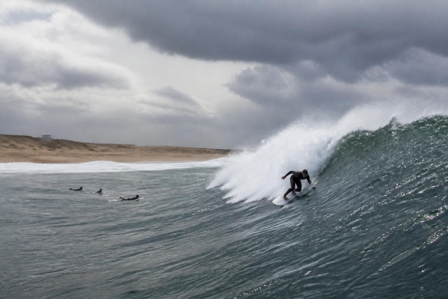 découvrez la meilleure période pour surfer à hossegor, que ce soit en été, en automne ou en hiver, et profitez des vagues parfaites toute l'année.